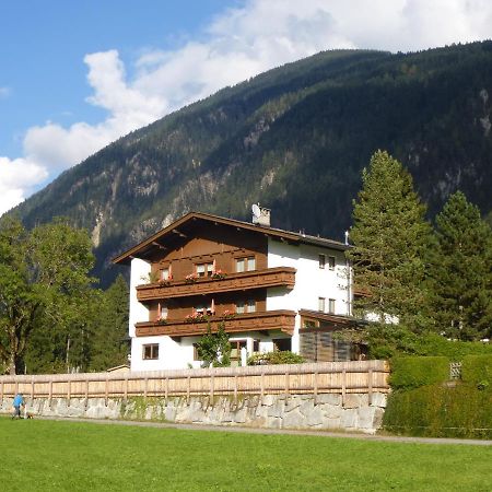 Haus Penkenblick Apartment Mayrhofen Luaran gambar