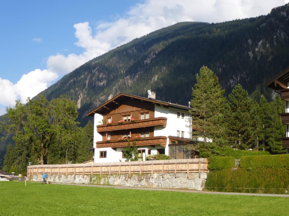 Haus Penkenblick Apartment Mayrhofen Luaran gambar